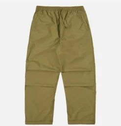 UNIVERSAL WORKS Parachute Pant Poly Tech Olive* Trousers
